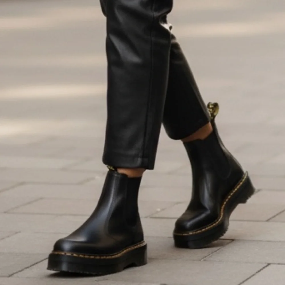 Dr Martens 2976 Quad Platform Chelsea Boots Womens 11 Mens 10 Black Leather New - Picture 2 of 12